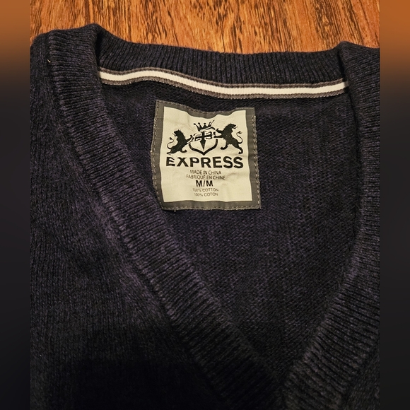 Express Sweater - Picture 2 of 3
